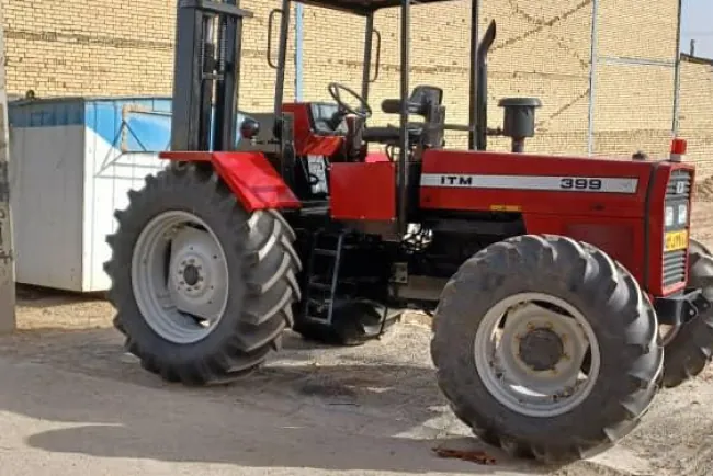 تبدیل تراکتور به لیفتراک و لودر: راهکاری هوشمندانه برای صرفه‌جویی و افزایش بهره‌وری